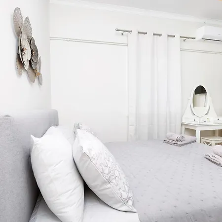 Apartment Gaia Escape, Sinarades